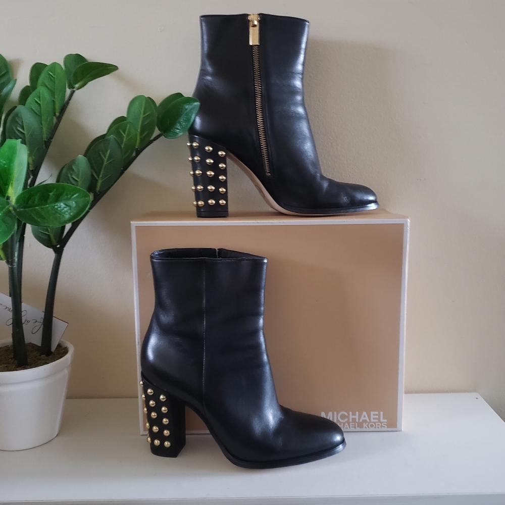 MICHAEL Michael Kors LINDEN BOOTIE - Studded Heel - Leather Black 8M